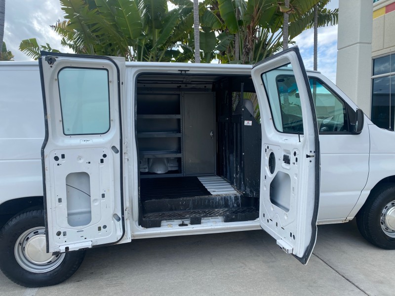 2000 Ford Econoline Cargo Van LOW MILES 68,046 in , 