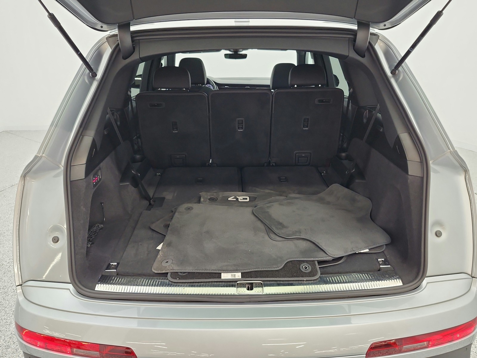 Used 2023 Satellite Silver Metallic Audi Premium Plus 55 TFSI quattro image 24