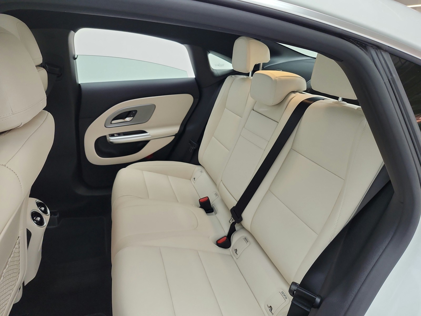 New 2027 Polar White Mercedes-Benz CLA 220 Hybrid FWD image 11