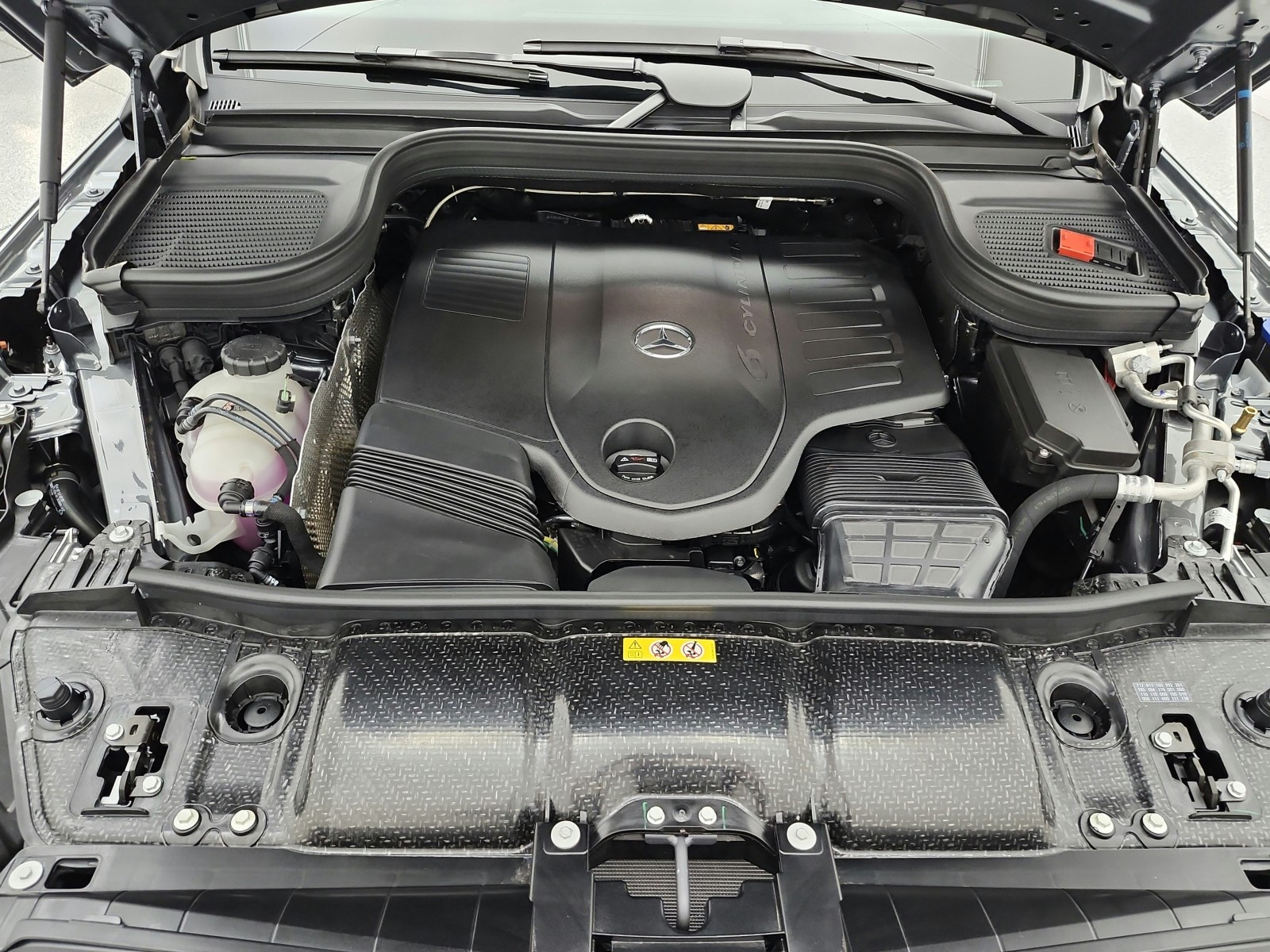 New 2026 Selenite Grey Metallic Mercedes-Benz GLE 450 4MATIC® SUV image 12