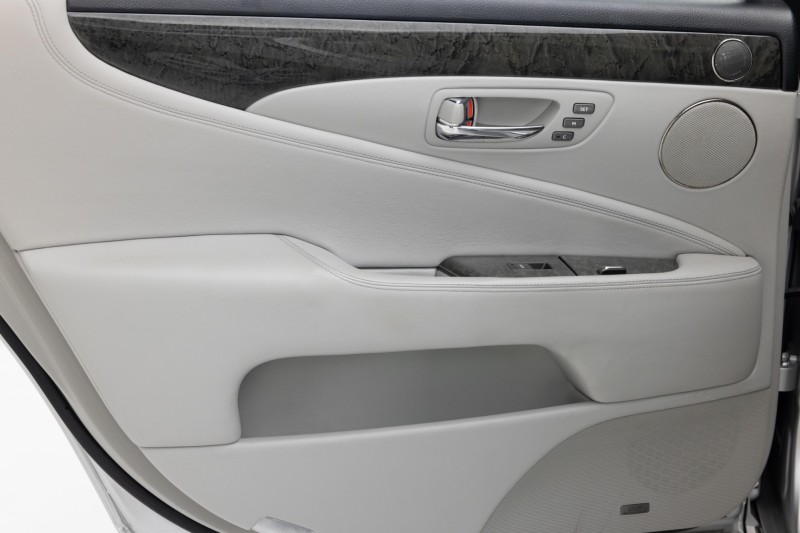 2007 Lexus LS 460 L L in ,