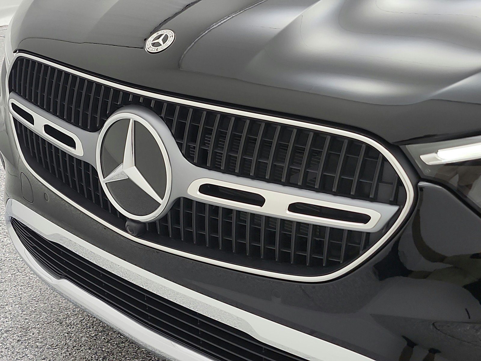 New 2026 Black Mercedes-Benz GLC 300 SUV image 13