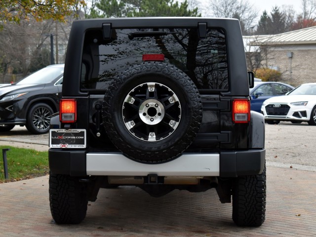 2012 Jeep Wrangler Unlimited Sahara 11