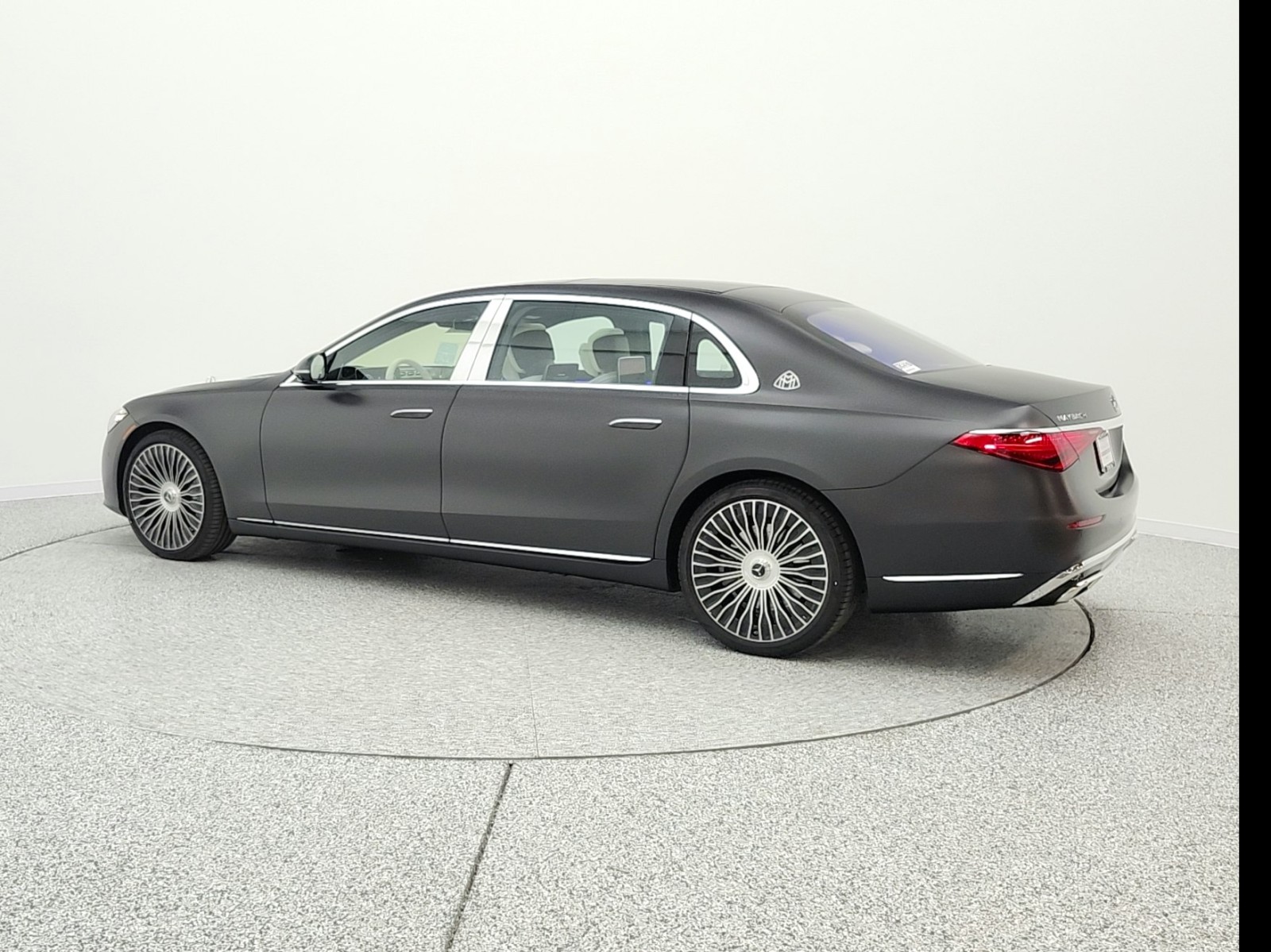 New 2026 MANUFAKTUR Graphite Grey Magno Mercedes-Benz Maybach S 580 image 7