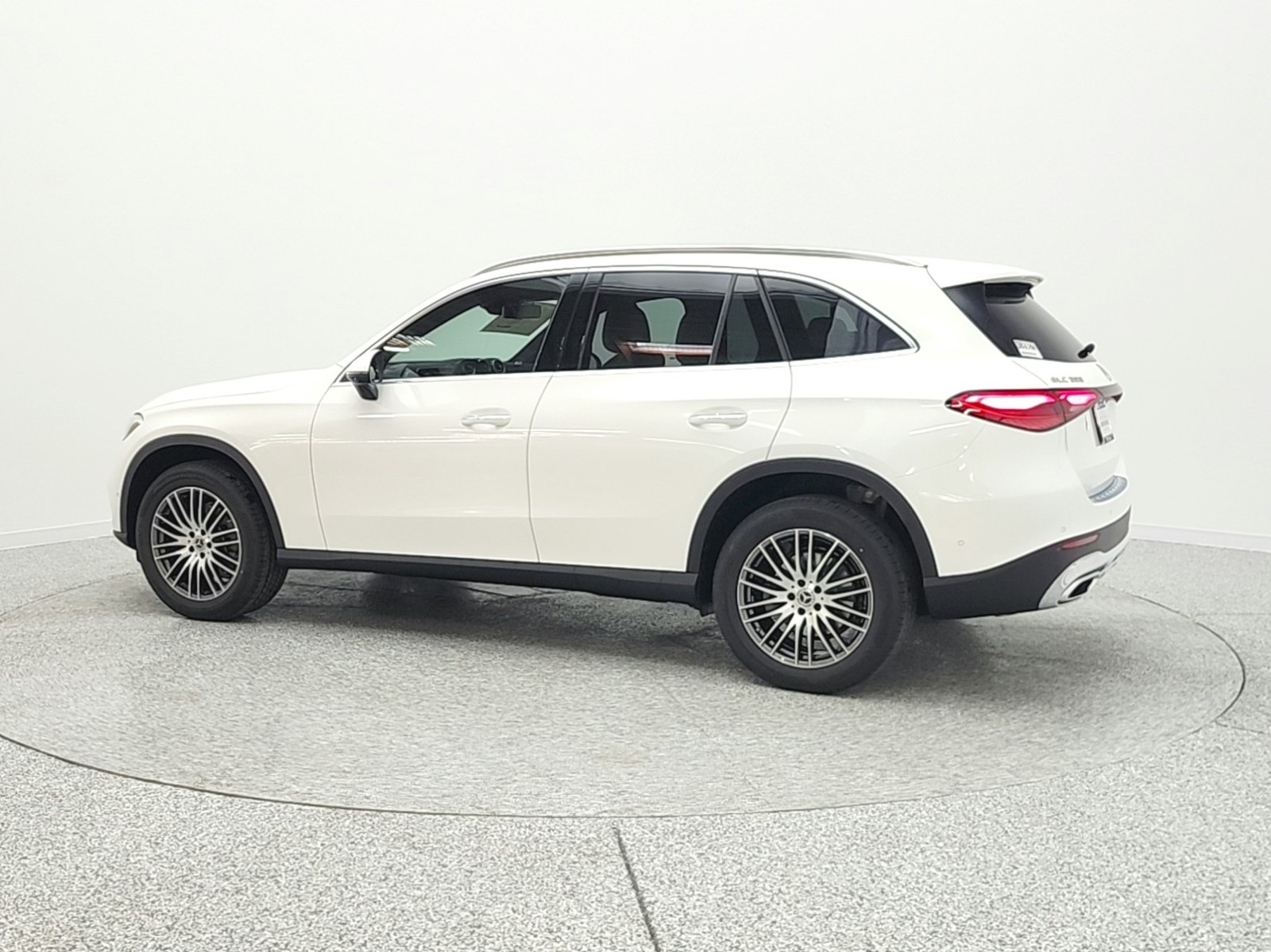 New 2026 Polar White Mercedes-Benz GLC 300 SUV image 8