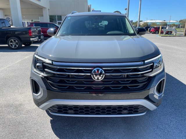 new 2024 Volkswagen Atlas car, priced at $45,999