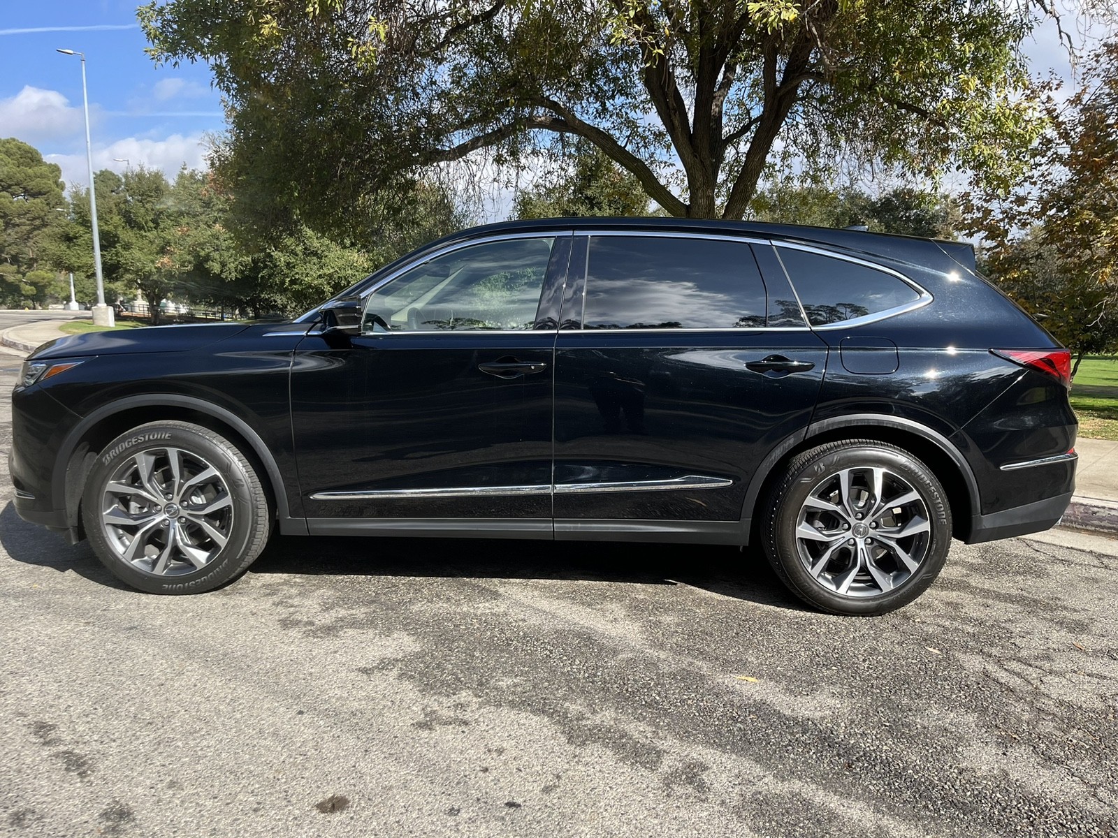 used 2022 Acura MDX car, priced at $38,488