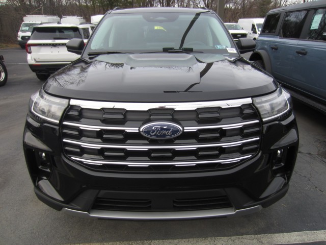 new 2025 Ford Explorer car, priced at $48,921