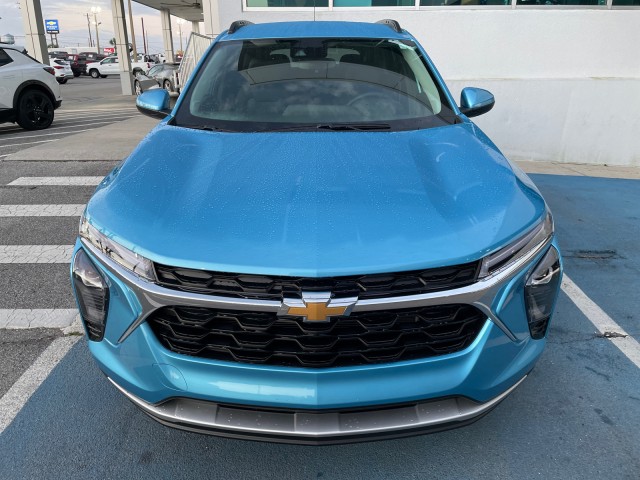 new 2025 Chevrolet Trax car, priced at $25,380