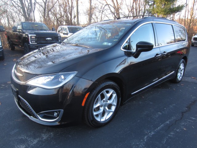 used 2017 Chrysler Pacifica car, priced at $14,895