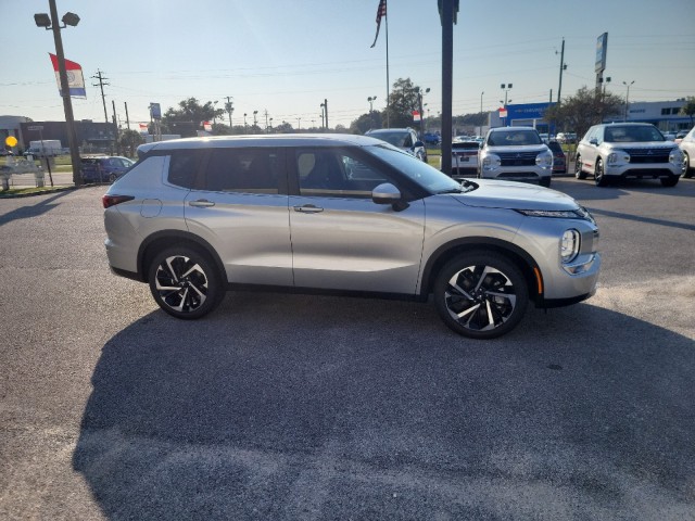 new 2024 Mitsubishi Outlander car, priced at $33,815