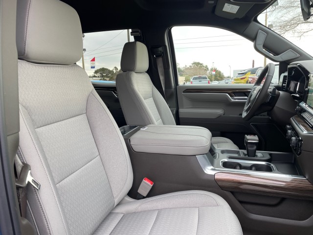 new 2025 Chevrolet Silverado 1500 car, priced at $58,605