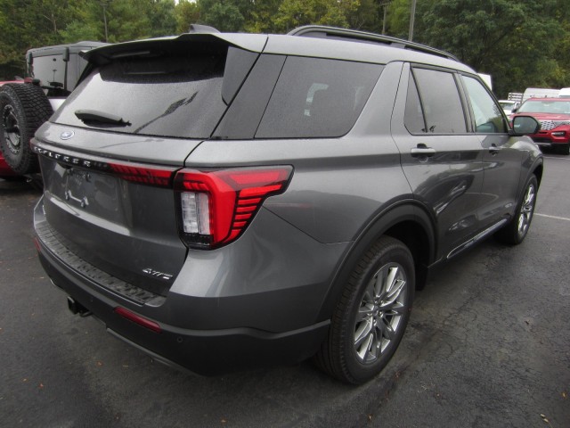 new 2025 Ford Explorer car, priced at $47,377