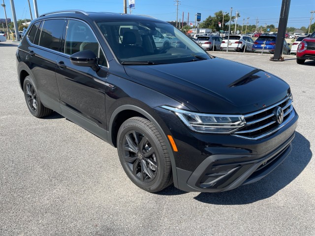 new 2024 Volkswagen Tiguan car, priced at $32,299