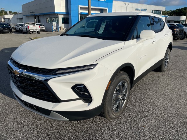 new 2025 Chevrolet Blazer car, priced at $37,485