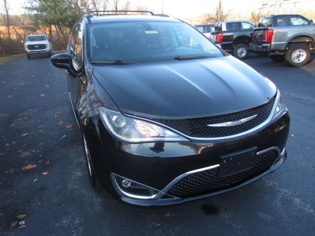 used 2017 Chrysler Pacifica car, priced at $14,895