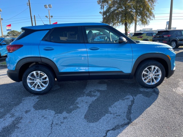 new 2025 Chevrolet TrailBlazer car, priced at $26,075