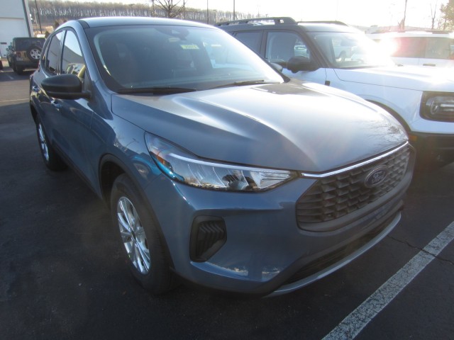 new 2025 Ford Escape car, priced at $31,885