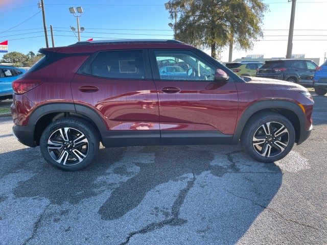 new 2025 Chevrolet TrailBlazer car, priced at $30,575