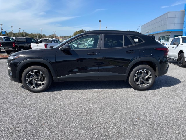 used 2025 Chevrolet Trax car, priced at $25,995