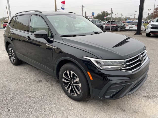 new 2024 Volkswagen Tiguan car, priced at $27,915