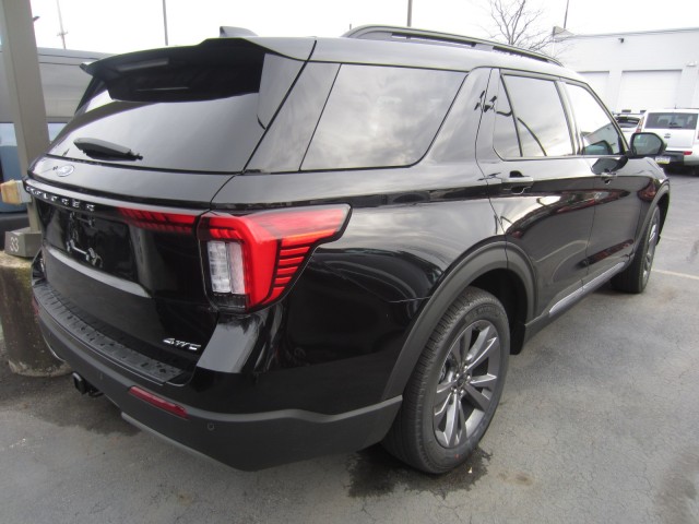 new 2025 Ford Explorer car, priced at $48,921