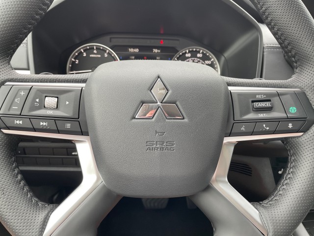 new 2024 Mitsubishi Outlander car, priced at $34,585