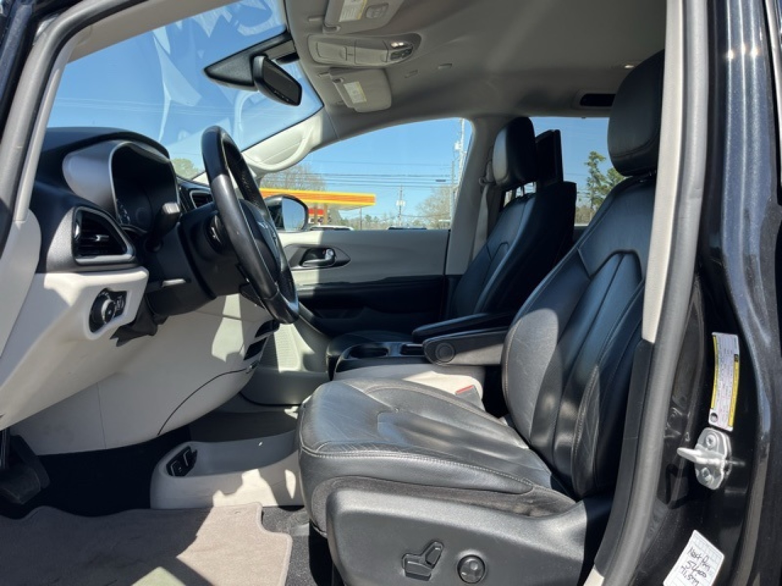 used 2020 Chrysler Pacifica car, priced at $21,043