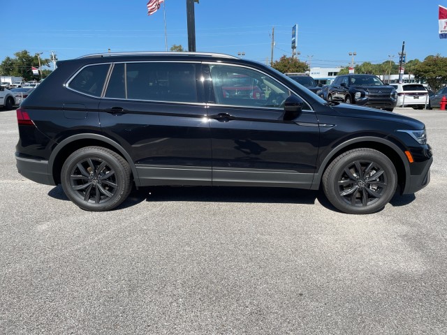 new 2024 Volkswagen Tiguan car, priced at $32,299