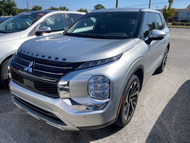 used 2022 Mitsubishi Outlander car, priced at $26,995