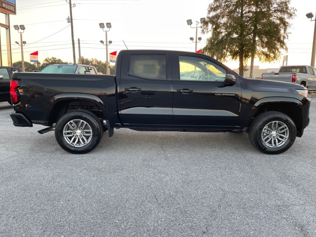 new 2024 Chevrolet Colorado car, priced at $37,700