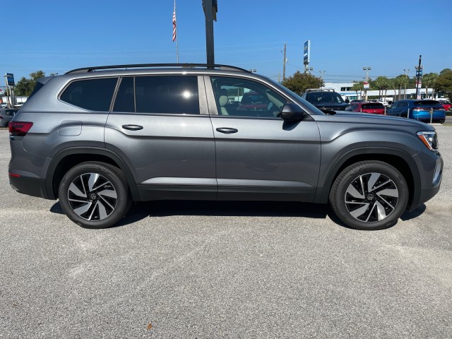 new 2024 Volkswagen Atlas car, priced at $43,199