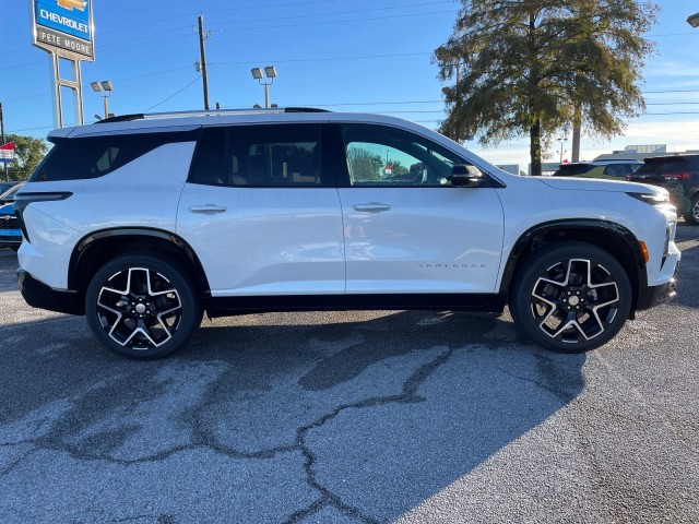 new 2025 Chevrolet Traverse car, priced at $57,490