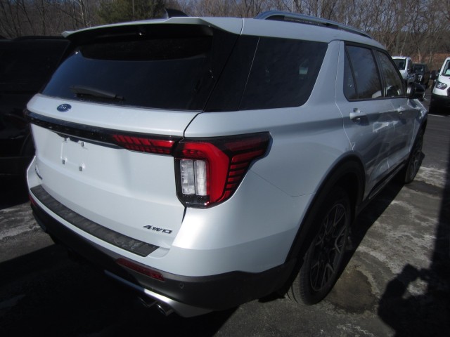 new 2025 Ford Explorer car, priced at $58,986