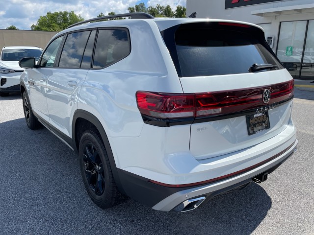 new 2024 Volkswagen Atlas car, priced at $50,199