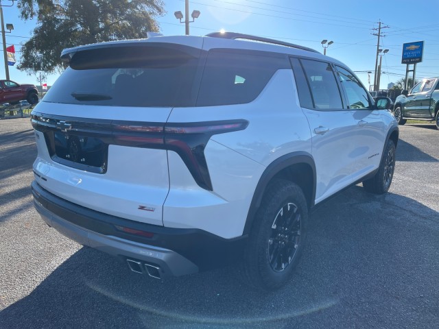 new 2025 Chevrolet Traverse car, priced at $51,015