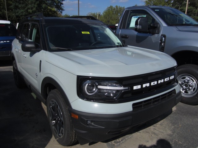 new 2024 Ford Bronco Sport car, priced at $36,998