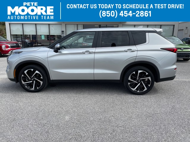 used 2023 Mitsubishi Outlander car, priced at $25,995