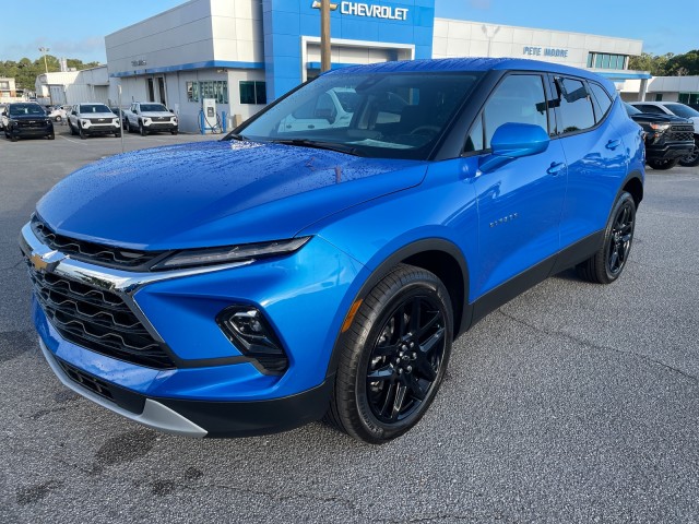 new 2025 Chevrolet Blazer car, priced at $38,585