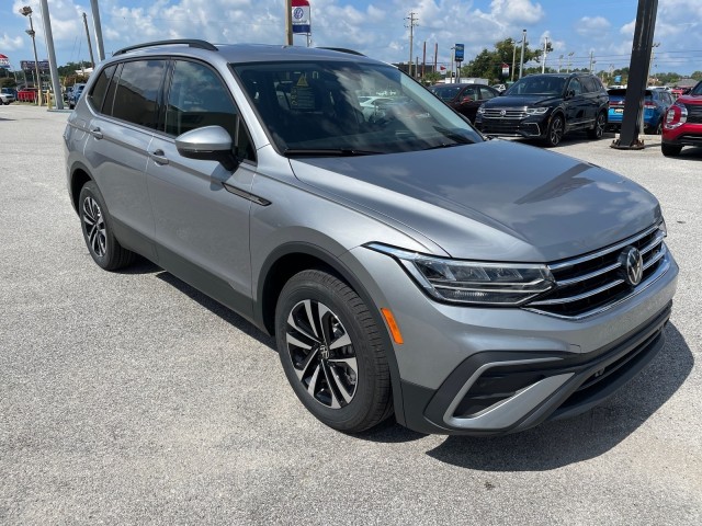 new 2024 Volkswagen Tiguan car, priced at $30,915