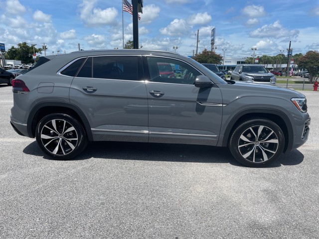 new 2024 Volkswagen Atlas Cross Sport car, priced at $50,699