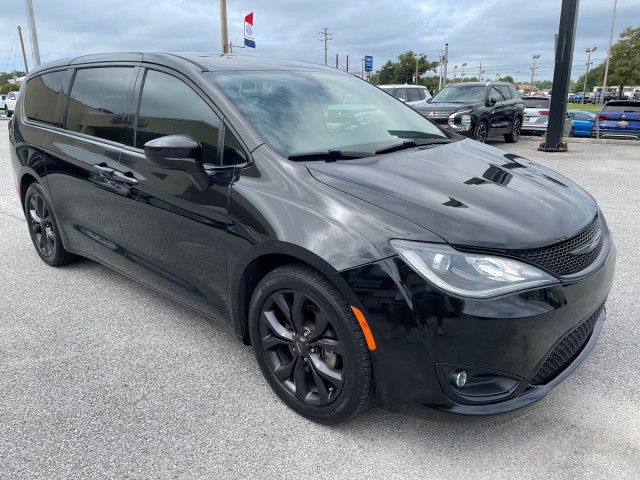 used 2019 Chrysler Pacifica car, priced at $17,995