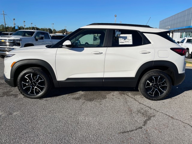 new 2025 Chevrolet TrailBlazer car, priced at $32,830