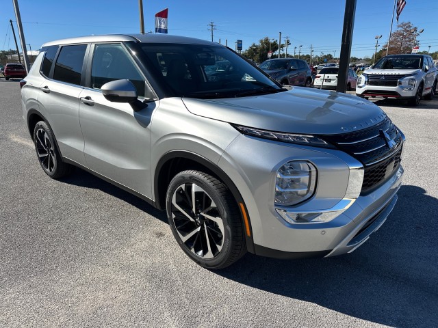 new 2024 Mitsubishi Outlander car, priced at $33,930