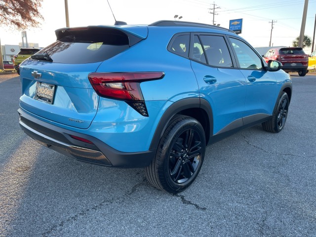 new 2025 Chevrolet Trax car, priced at $27,480