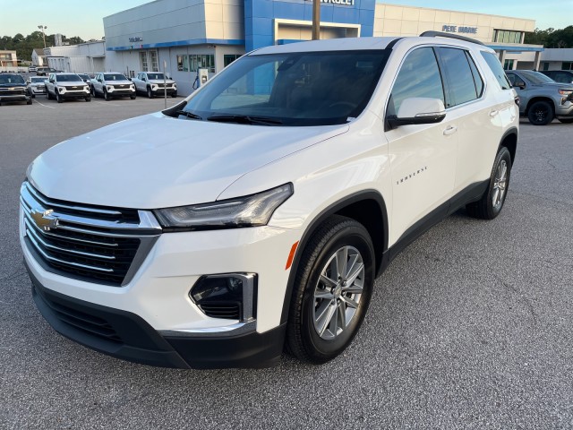 used 2023 Chevrolet Traverse car, priced at $31,995