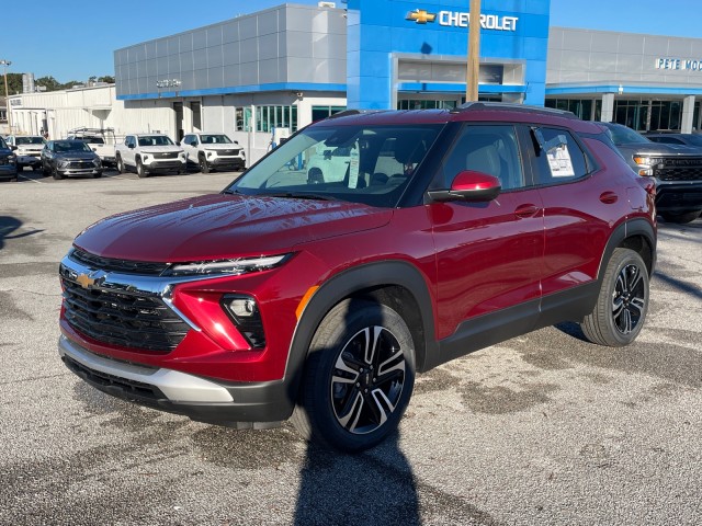 new 2025 Chevrolet TrailBlazer car, priced at $30,575