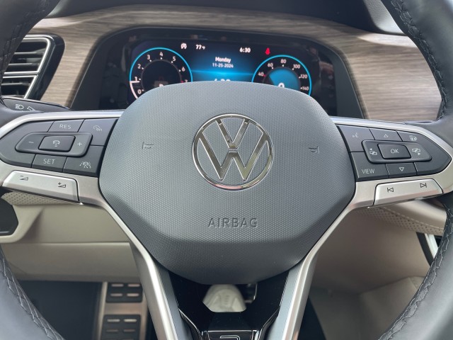 new 2025 Volkswagen Atlas car, priced at $53,699