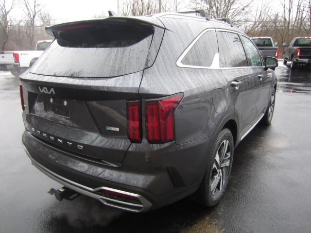 used 2022 Kia Sorento Plug-In Hybrid car, priced at $31,895