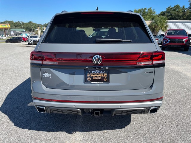 new 2024 Volkswagen Atlas car, priced at $45,999